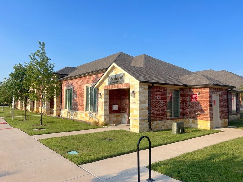 400 Stonebrook Pky, Frisco, TX à louer - Photo du bâtiment - Image 3 de 4