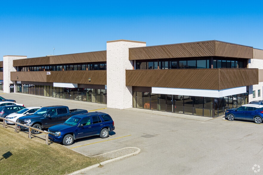 2216 27th Ave NE, Calgary, AB for sale - Primary Photo - Image 1 of 1