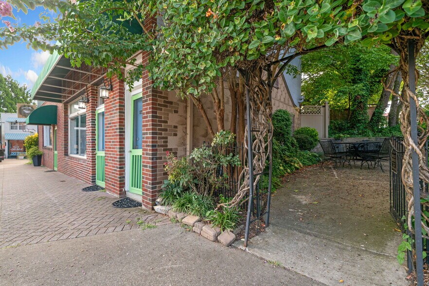 108 N Main St, Ellijay, GA à vendre - Photo du bâtiment - Image 2 de 35