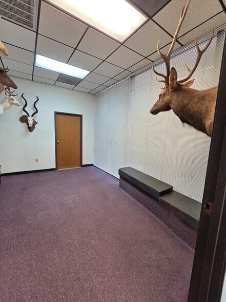 2210 W Gore Blvd, Lawton, OK à louer - Photo du bâtiment - Image 3 de 17