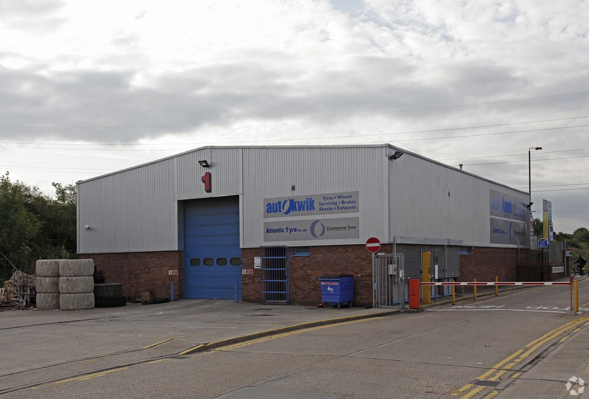 Thames Rd, Crayford à louer Photo principale- Image 1 de 4