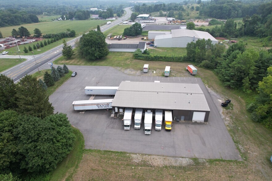 1293 Us-9, Castleton On Hudson, NY à vendre - Photo du bâtiment - Image 3 de 5