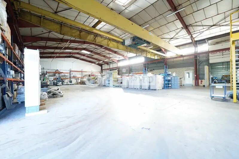 Flex in Messimy for lease - Building Photo - Image 2 of 11