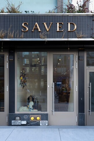 Plus de détails pour 118 E 1st St, New York, NY - Commerce de détail à louer