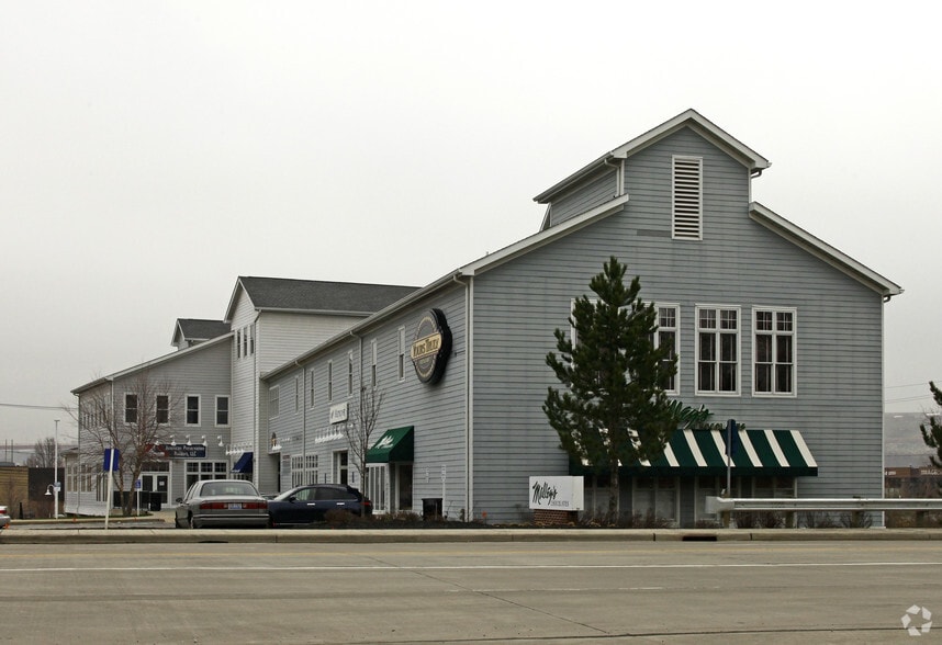 8111 Rockside Rd, Valley View, OH for lease - Primary Photo - Image 2 of 17