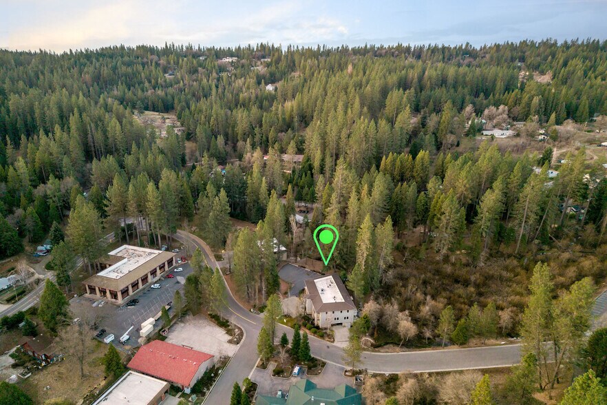 117 New Mohawk Rd, Nevada City, CA à louer - Aérien - Image 2 de 27