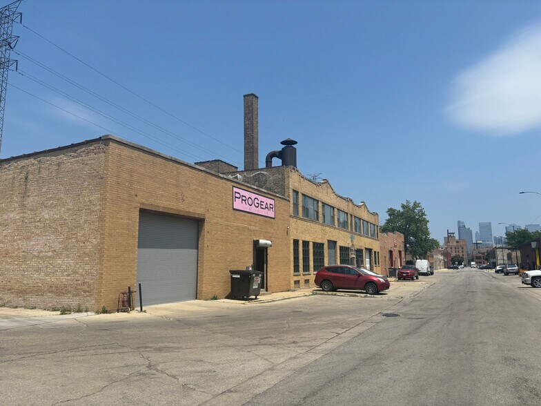 1730-1740 W Carroll Ave, Chicago, IL à louer - Photo du bâtiment - Image 2 de 7