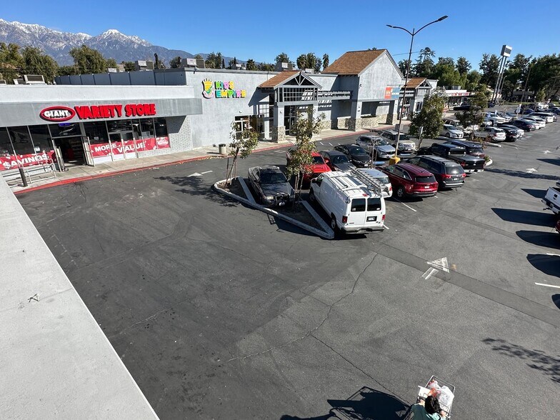 102-222 W G St, Ontario, CA à louer - Photo du bâtiment - Image 3 de 6