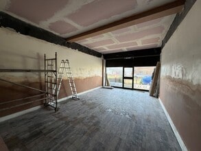 98 George V Ave, Worthing à louer Photo intérieure- Image 1 de 4