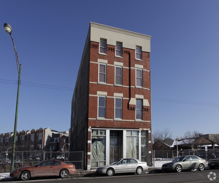 1301 N Clybourn Ave, Chicago, IL à louer - Photo du bâtiment - Image 2 de 10