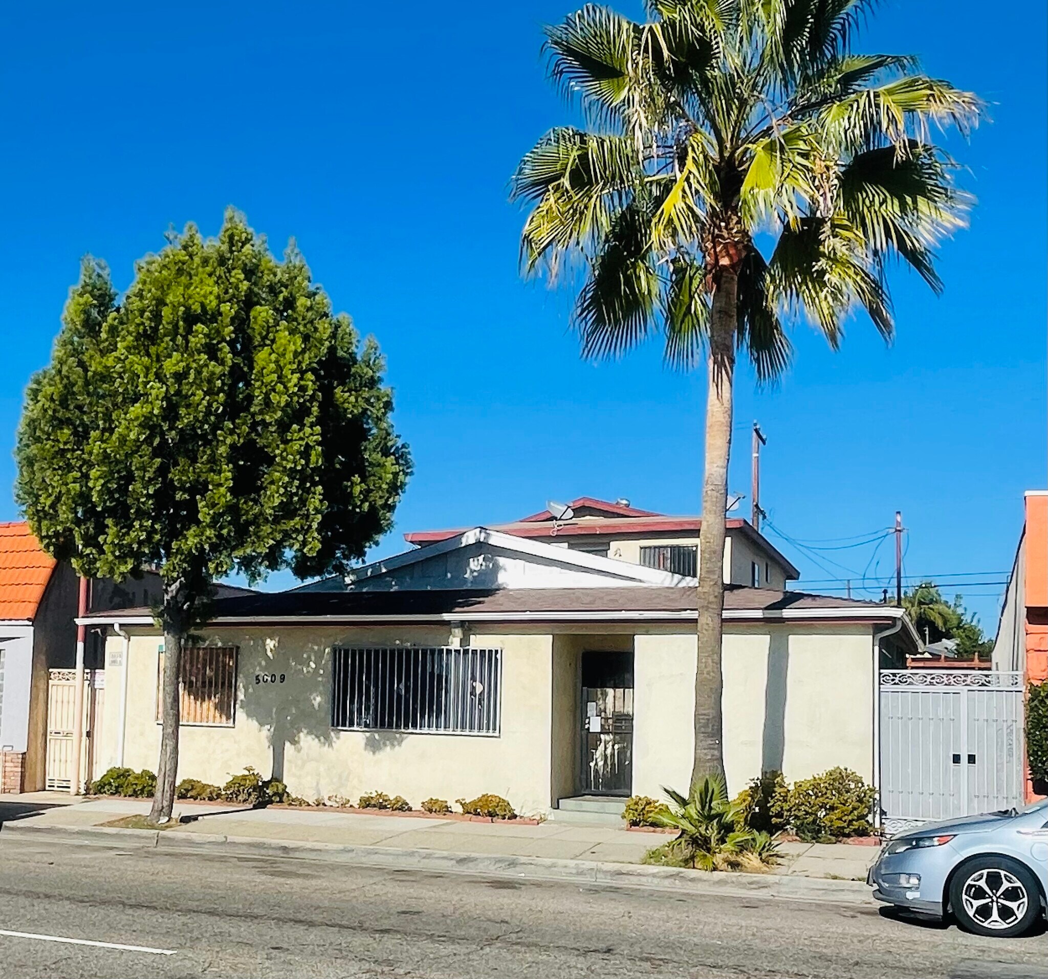 5609-5613 E Beverly Blvd, East Los Angeles, CA à vendre Photo du bâtiment- Image 1 de 15