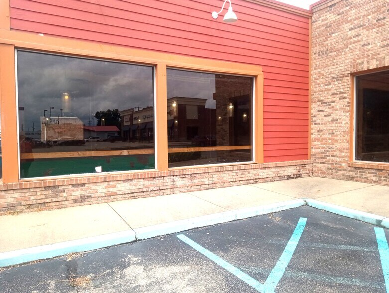 2750 S 3rd St, Terre Haute, IN for lease - Building Photo - Image 3 of 9