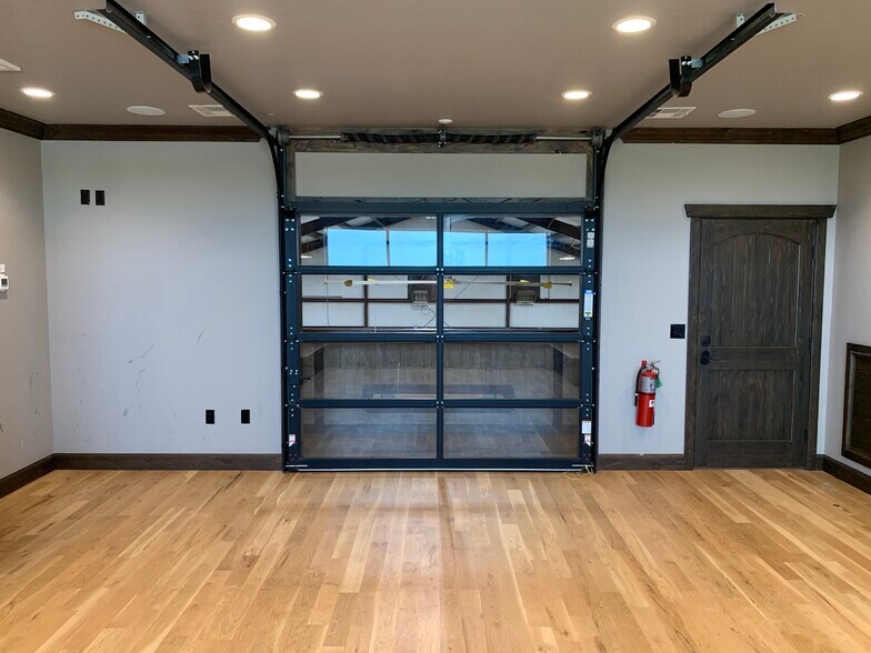 395 NE 31st St, Newcastle, OK for lease - Interior Photo - Image 2 of 5