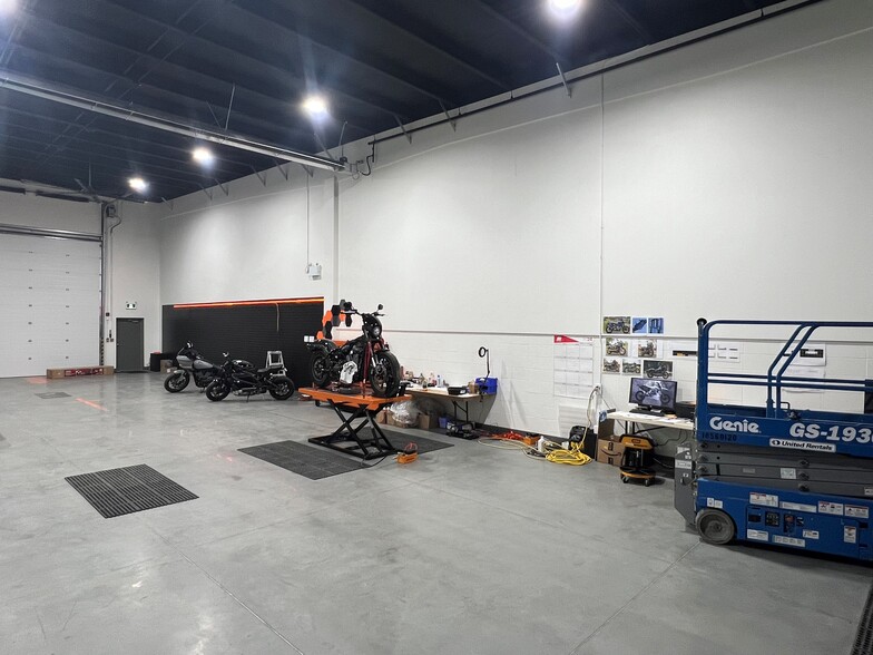 11103 224 St NW, Edmonton, AB à louer - Photo du bâtiment - Image 3 de 3