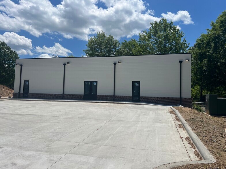 20733 Catawba, Cornelius, NC à vendre - Photo du bâtiment - Image 3 de 5