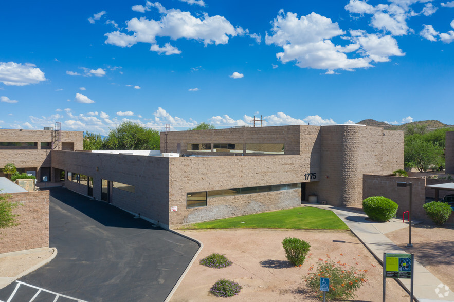 1775 W Saint Marys Rd, Tucson, AZ for lease - Primary Photo - Image 1 of 3