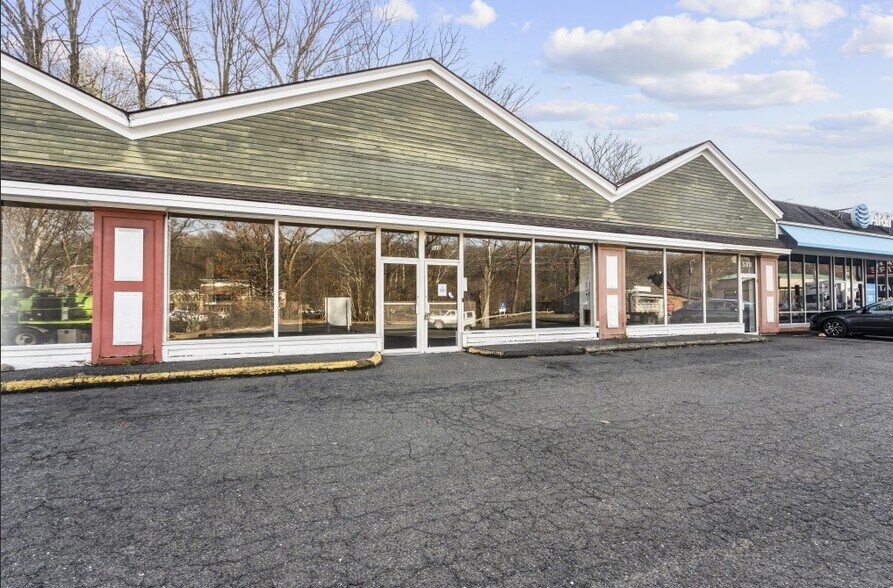 588 Main Ave, Norwalk, CT à louer - Photo du bâtiment - Image 3 de 4