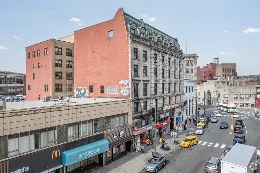 152-156 Market St, Paterson, NJ for lease - Building Photo - Image 1 of 6
