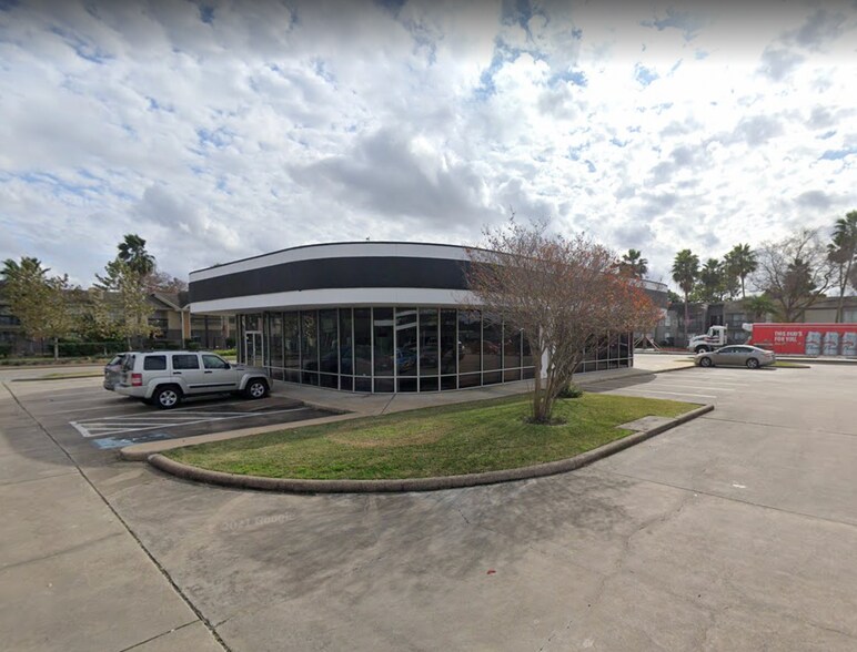 1100 Wilcrest Dr, Houston, TX à louer - Photo du bâtiment - Image 3 de 11