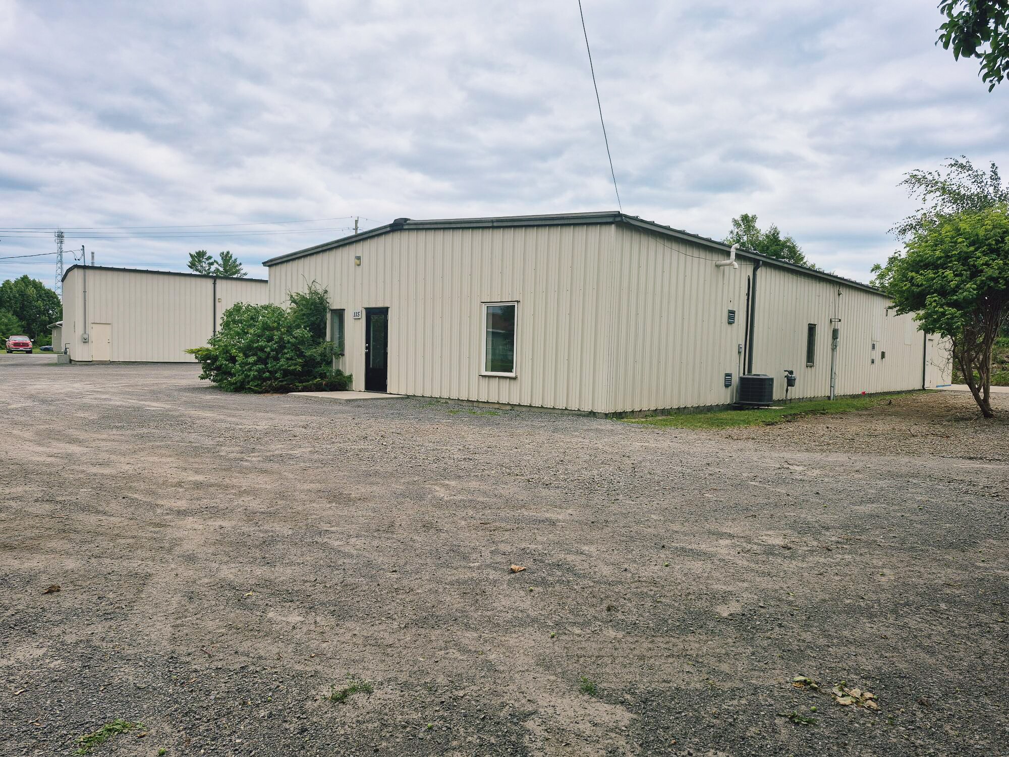 115 Industrial Av, Carleton Place, ON à vendre Photo du bâtiment- Image 1 de 1