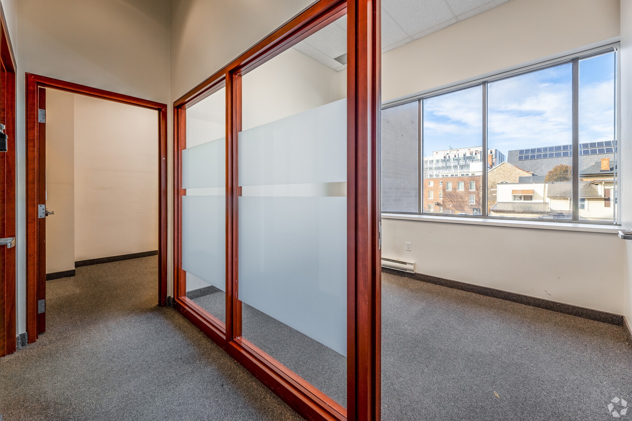 31 King St, St Catharines, ON à louer Photo intérieure- Image 1 de 2