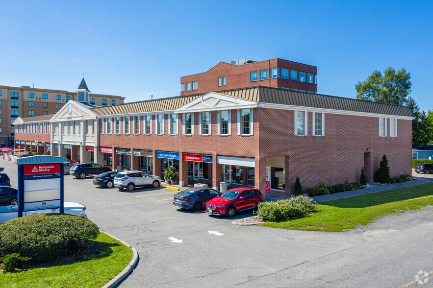 2039 Robertson Rd, Ottawa, ON à louer - Photo du bâtiment - Image 2 de 3