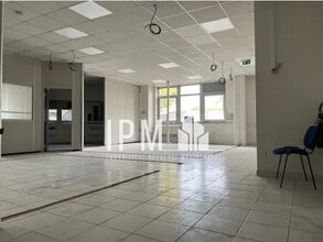 Office in Marseille for lease Interior Photo- Image 2 of 5