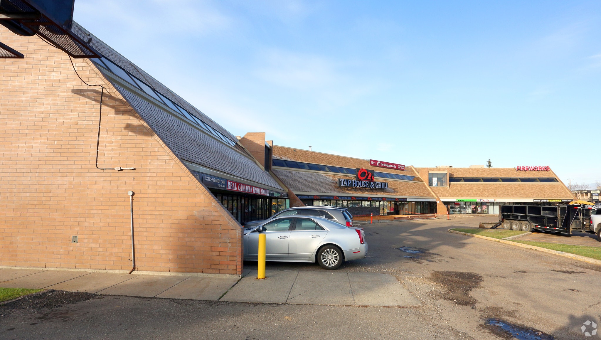 11050-11098 156 St NW, Edmonton, AB for lease Primary Photo- Image 1 of 8