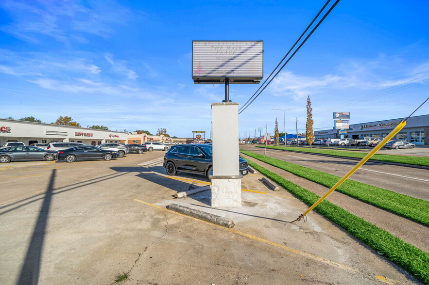 4202-4222 Center St, Deer Park, TX for lease - Building Photo - Image 3 of 7