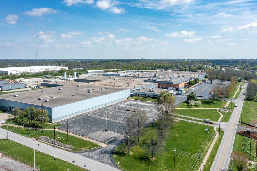 900-1000 Tyrone Pike, Versailles, KY à louer - Photo du bâtiment - Image 1 de 5