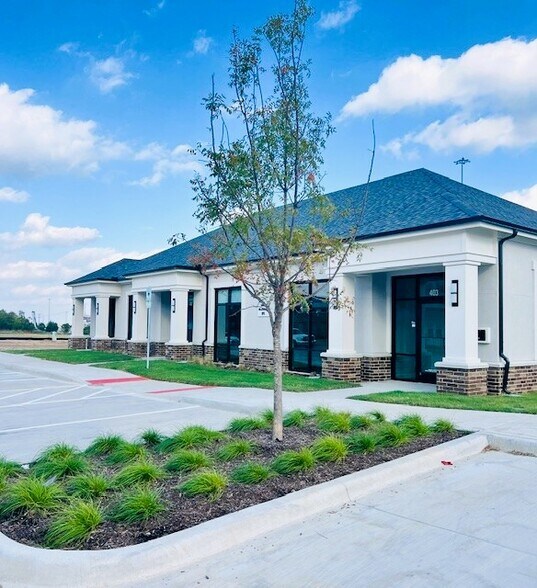 3801 N Central Expy, McKinney, TX à vendre - Photo du bâtiment - Image 2 de 25