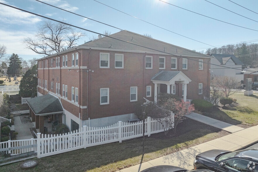 295-299 Washington Ave, Hamden, CT à louer - Photo du bâtiment - Image 2 de 11