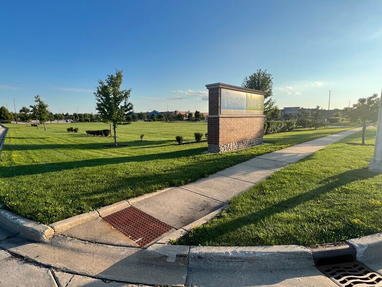 1400 Randall Rd, Algonquin, IL à vendre - Photo du bâtiment - Image 2 de 4