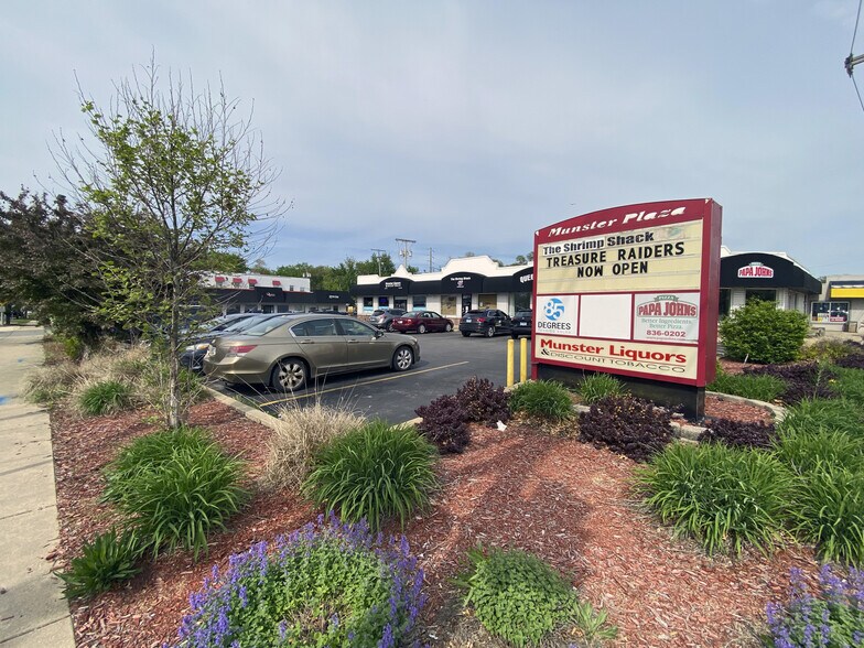 215 Ridge Rd, Munster, IN à louer - Photo du bâtiment - Image 3 de 14