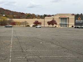 575 Union St, Waterbury, CT à louer Photo intérieure- Image 1 de 1