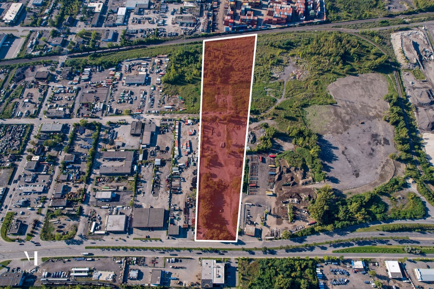 Boul Henri-Bourassa E, Montréal-Est, QC à vendre - Photo du bâtiment - Image 1 de 3