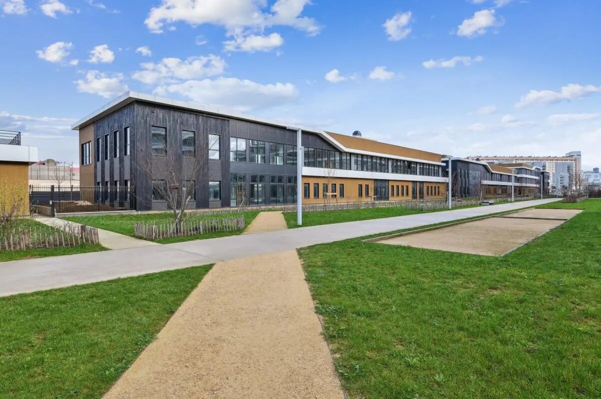 Industrial in Nanterre for lease Building Photo- Image 1 of 30