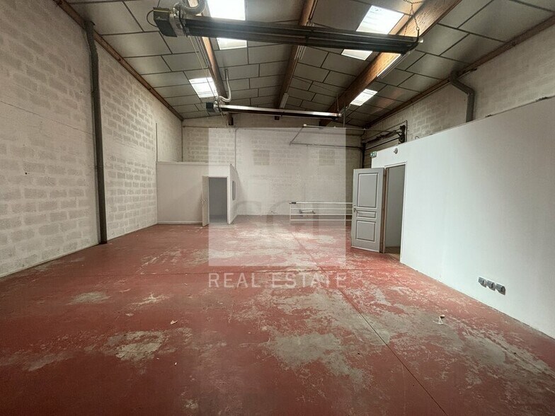 Flex in Genas for lease - Interior Photo - Image 3 of 10