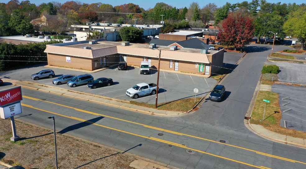 3301 Healy Dr, Winston-Salem, NC for lease - Building Photo - Image 2 of 7