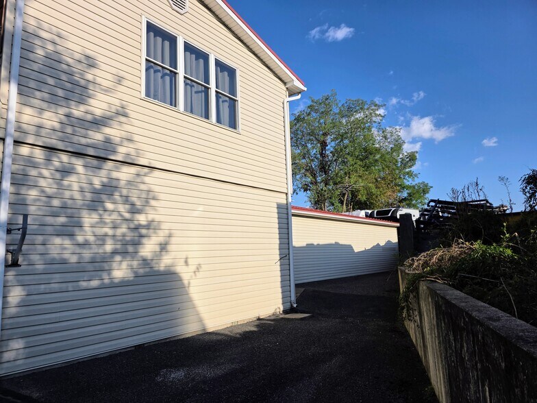 2679 Industrial Park Rd, Mifflintown, PA for sale - Building Photo - Image 3 of 42