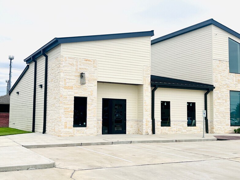 317 W San Augustine St, Deer Park, TX à louer - Photo du bâtiment - Image 1 de 5