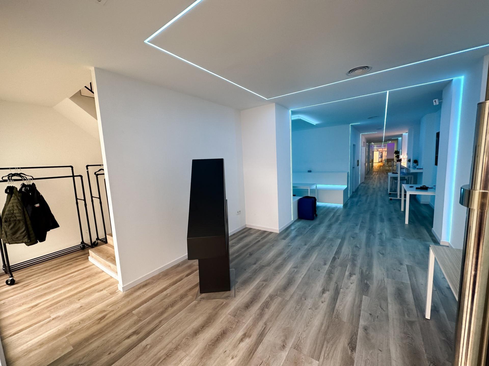 Retail in València, Valencia for sale Interior Photo- Image 1 of 25