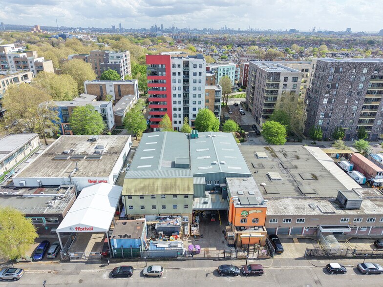 14 Colville Rd, Londres à vendre - Photo du bâtiment - Image 2 de 10