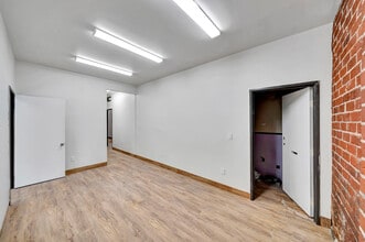 14526 Haynes St, Van Nuys, CA for lease Interior Photo- Image 1 of 4
