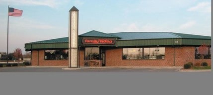 1400 N Center St, Bonham, TX for lease Building Photo- Image 1 of 1