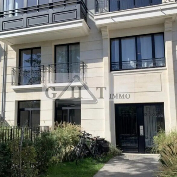 Bureau dans Vincennes à louer - Photo du bâtiment - Image 2 de 8