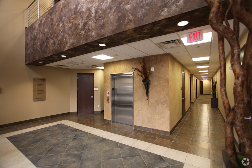 8925 W Post Rd, Las Vegas, NV for lease - Lobby - Image 2 of 5