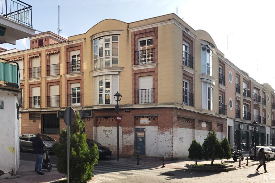 Calle de Manuel Sandoval, 2, Torrejón de Ardoz, Madrid à vendre - Photo du bâtiment - Image 3 de 3