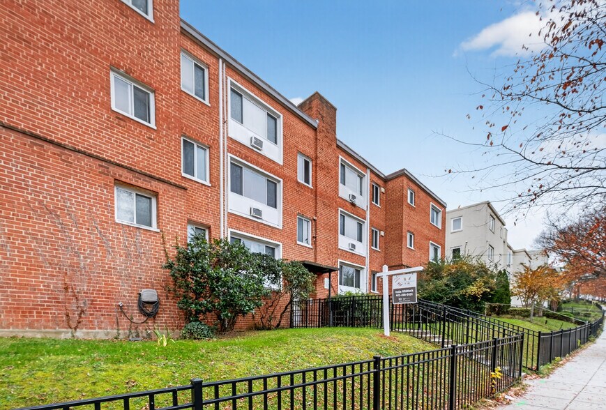 2901 Gainesville St SE, Washington, DC à vendre - Photo du bâtiment - Image 3 de 21