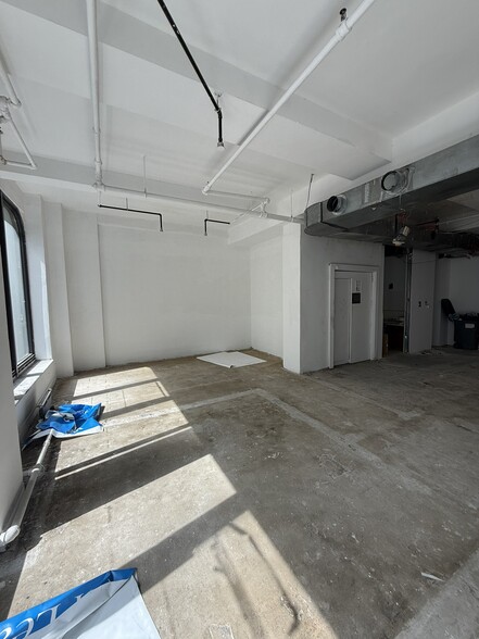 57 W 38th St, New York, NY for lease - Building Photo - Image 3 of 13